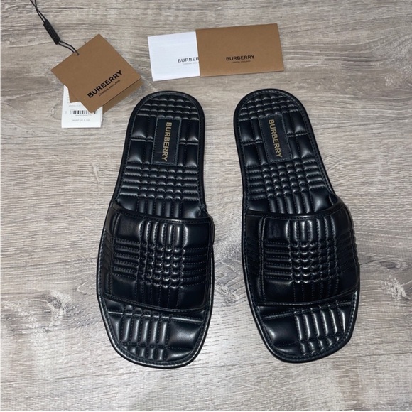 AUTHENTIC BURBERRY SLIDES - Picture 5 of 9